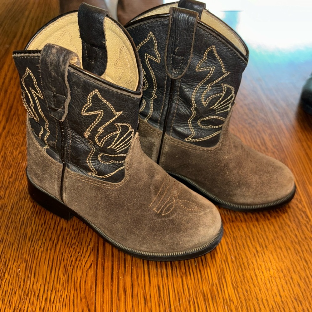 Masterson children’s boot size 9